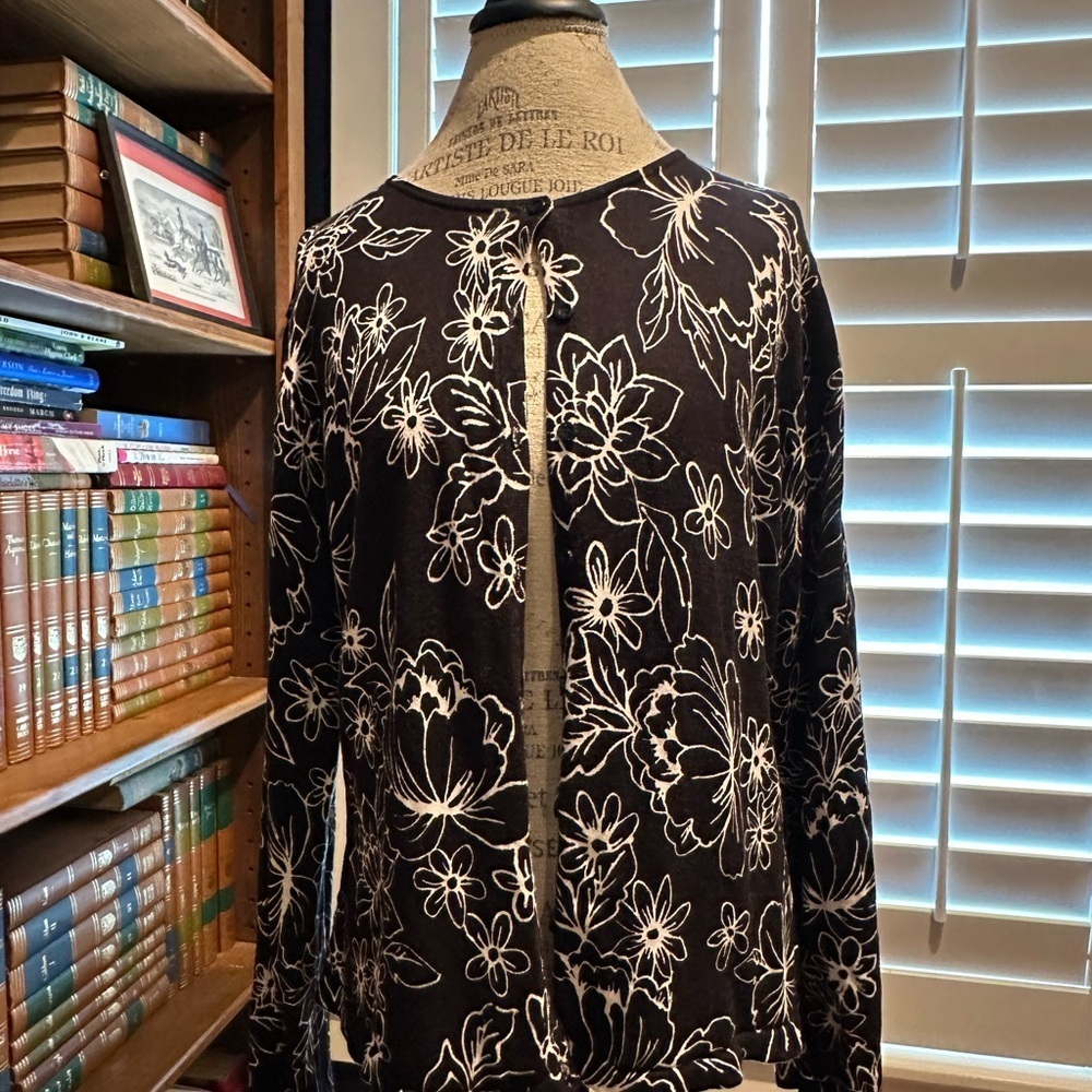 Kate Hill Black and White Floral Sweater
